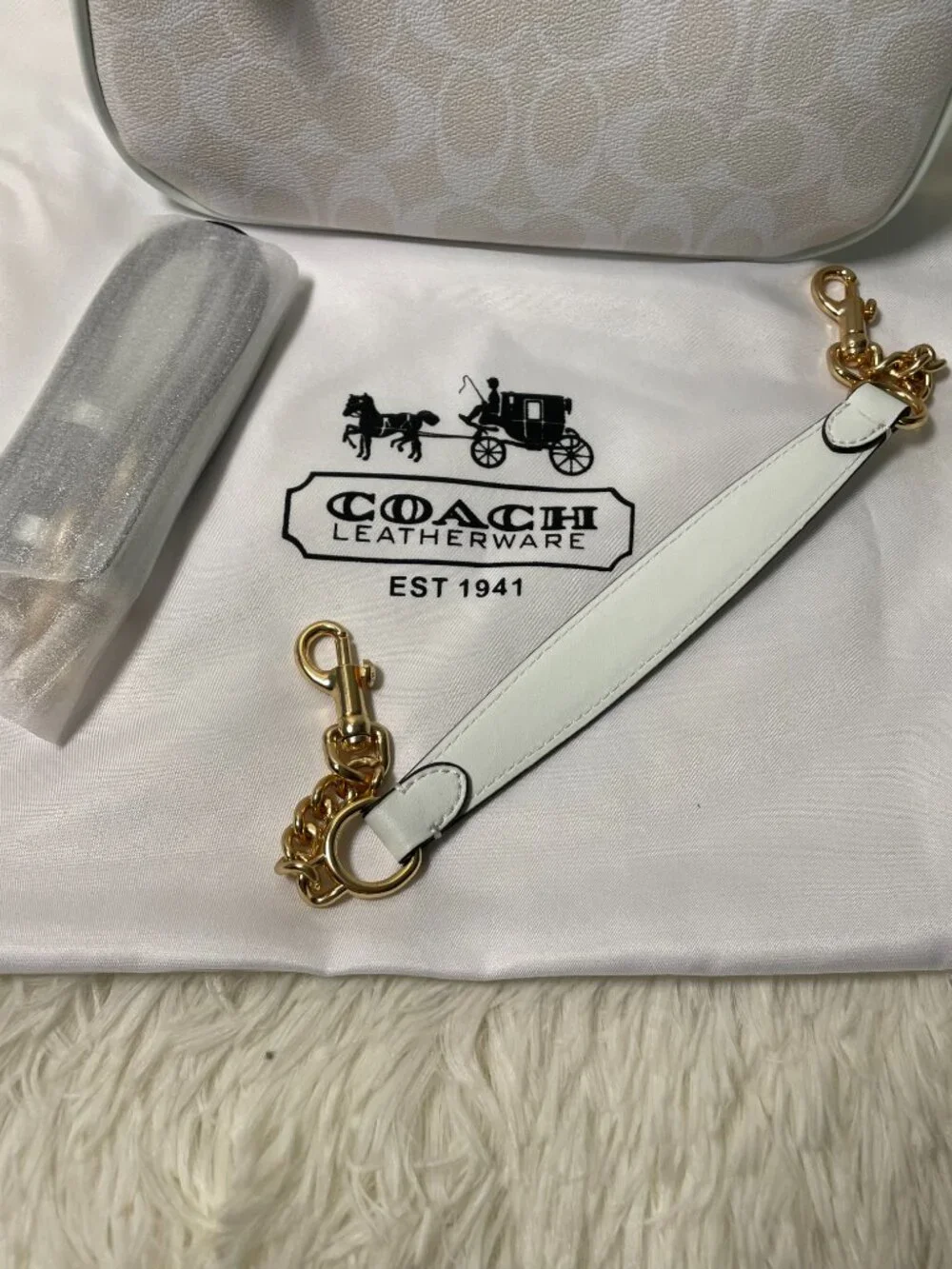 Coach Teri Shoulder Bag In Signature Canvas - Picture 2 of 8